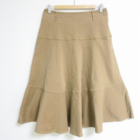 ベージュ×フレアで使いやすい マックスマーラのスカートを買取しました