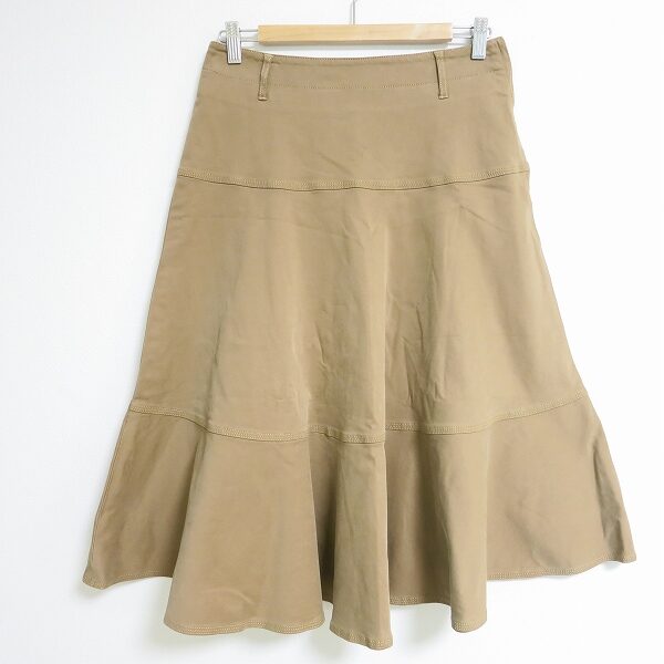 ベージュ×フレアで使いやすい マックスマーラのスカートを買取しました