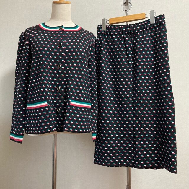気持ちが弾む柄 斉藤都世子のセットアップを買取しました