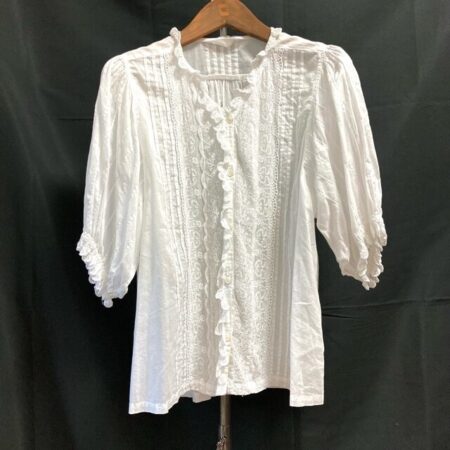 身軽な印象にもなる バラ色の暮しのブラウスを買取しました