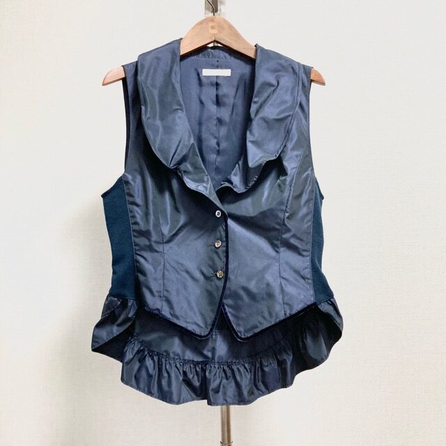 ボリュームと可愛さが特長 コーザノストラのジレを買取しました