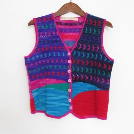 カラフルさに感動 モリオカサチコのベストを買取しました