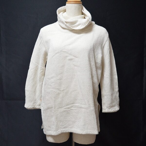 ゆったりシックに着られる ウサトのトップスを買取しました