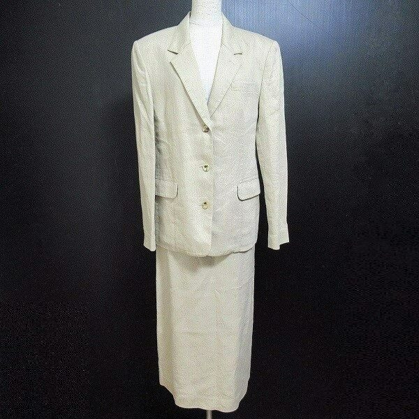 ベージュで清潔感と聡明さをゲット マドモアゼルノンノンのスーツを買取しました