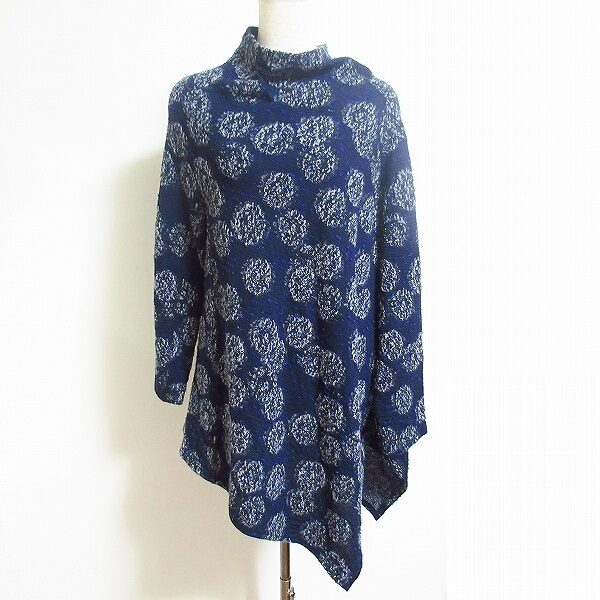 アルパカ素材の暖かみプラス華やかさがある ヨーガンレールのセーターを買取しました