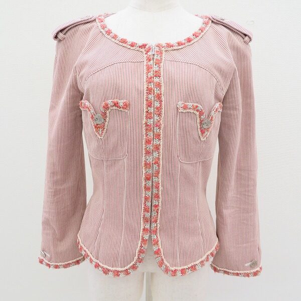 【シャネルのジャケットを買取しました】色っぽく可愛げを出した出したアイテム