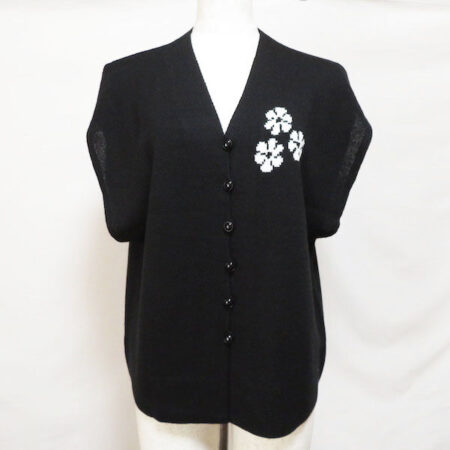 斉藤都世子のニットを出張買取ご利用のお客様より買取しました