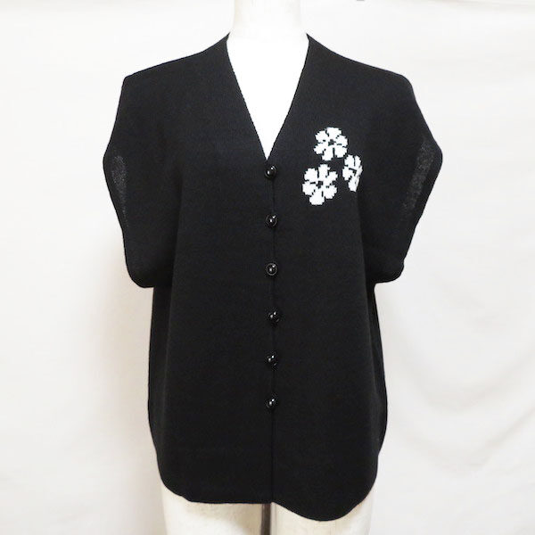 斉藤都世子のニットを出張買取ご利用のお客様より買取しました