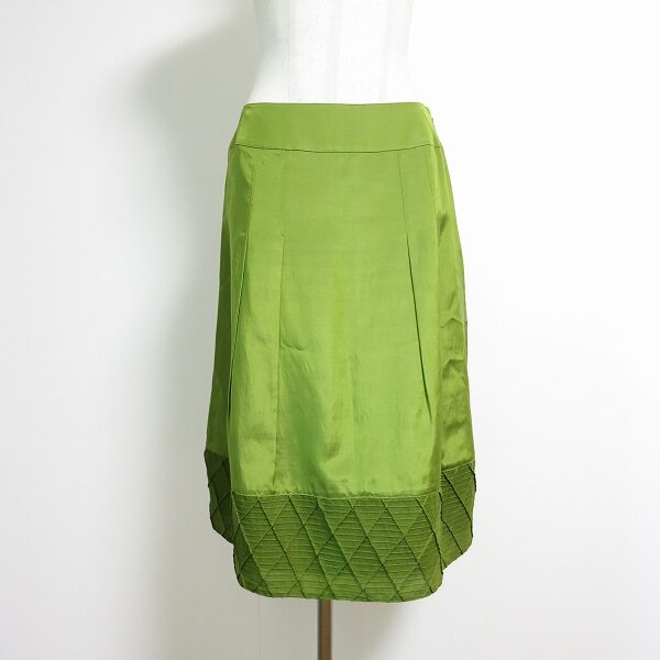 綺麗なグリーンでオシャレ上級者に ヒロコビスのスカートを買取しました