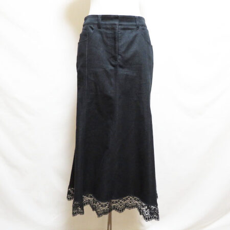 丁度よく広がるデザインが嬉しい シズカコムロのスカートを買取しました