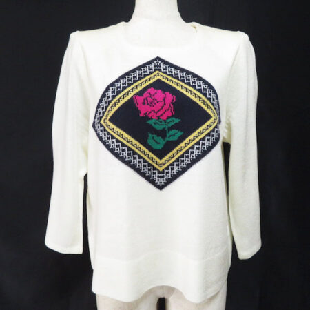 斉藤都世子のニットを出張買取において買取依頼いただきました