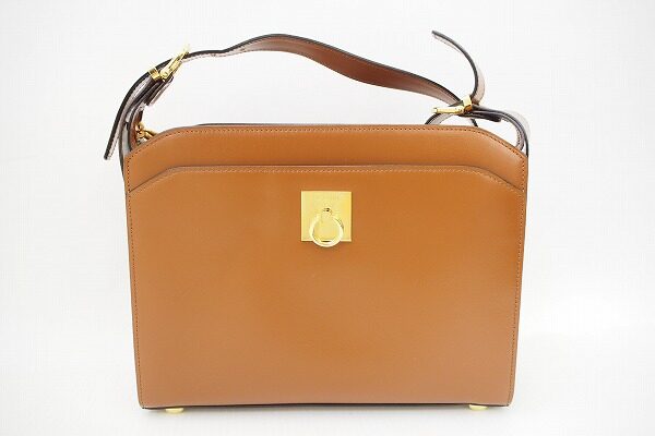 セリーヌのショルダーバッグを買取しました！