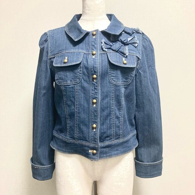 さりげないリボンでおしゃれ度を磨く エムズグレイシーのデニムジャケットを買取しました