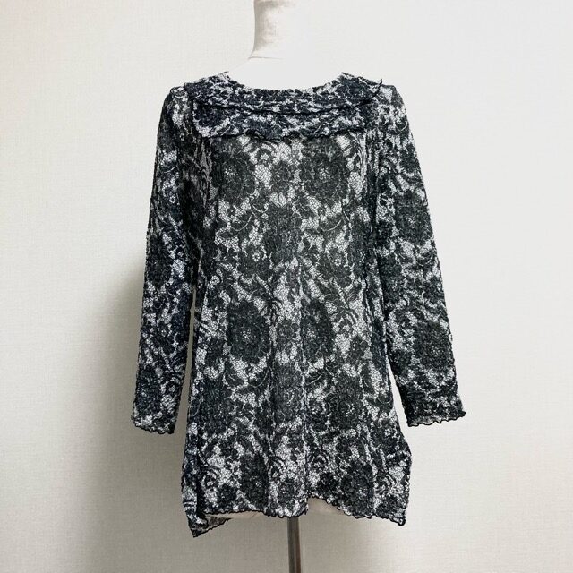 伊太利屋っぽい！モノトーンな花柄カットソーを買取させて頂きました