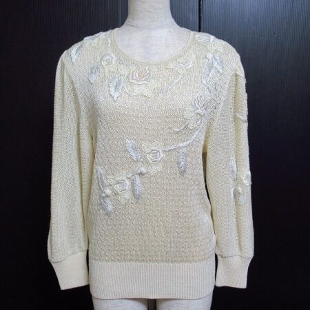 ベージュと花モチーフの柔らかさに胸キュン アトリエサガンのニットを買取しました