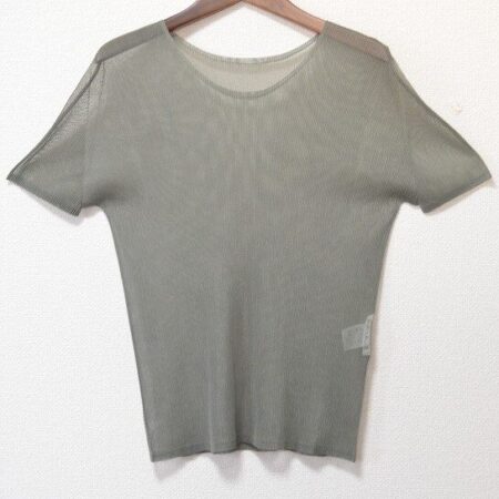 シースルーで綺麗に プリーツプリーズのカットソーを買取しました