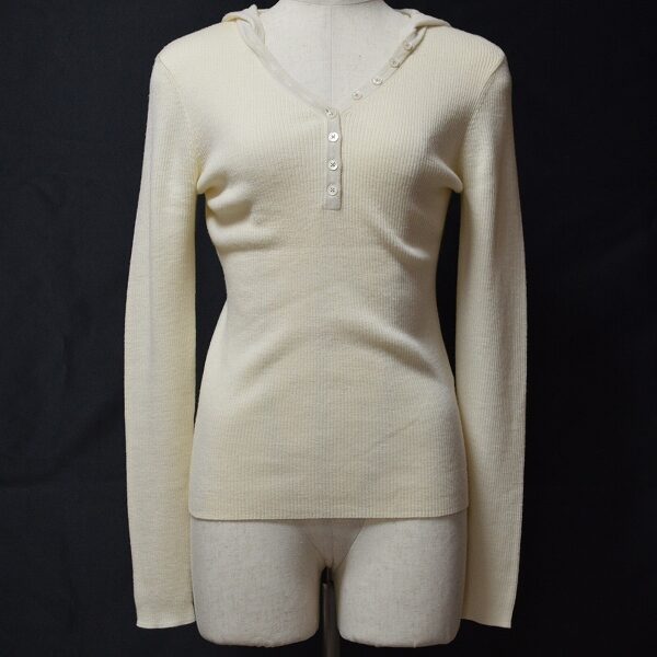 カステルバジャックのニットを出張買取ご利用のお客様より買取しました