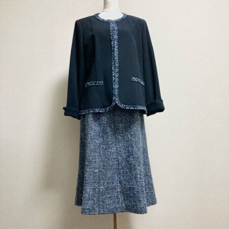 レリアンのスカートスーツを買取しました！ツイードのバランスがいい感じ