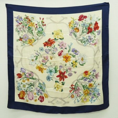 しっとりした風合いが魅力 グッチのスカーフを買取しました