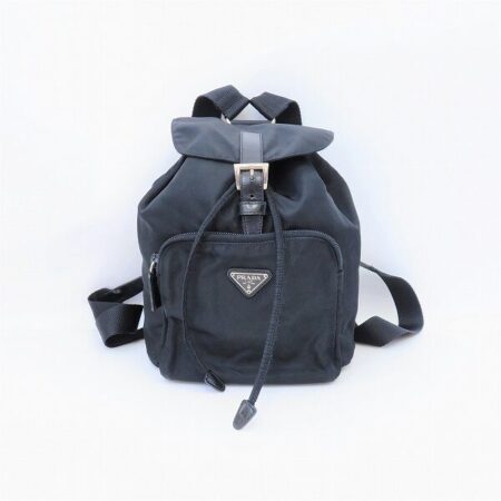 ミニマムなサイズが可愛い プラダのリュックサックを買取しました