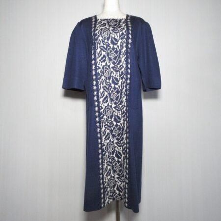 紺と白のコントラストが美しい 斉藤都世子のワンピースを買取しました