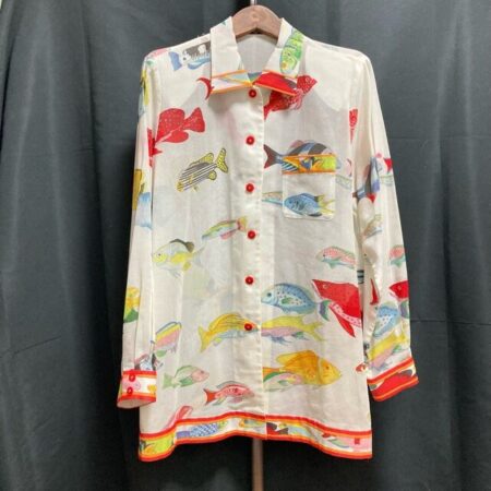 フィッシュ柄が斬新で新鮮｜レオナールのブラウスを買取しました