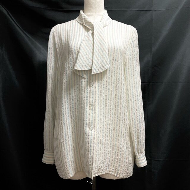 レリアンのブラウスを出張買取ご利用のお客様より買取しました