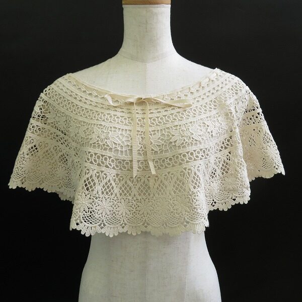 ピンクハウスのレースケープを出張買取ご利用のお客様より買取しました