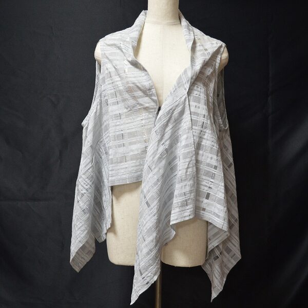 賑やかな広がり具合も嬉しい センソユニコのベストを買取しました