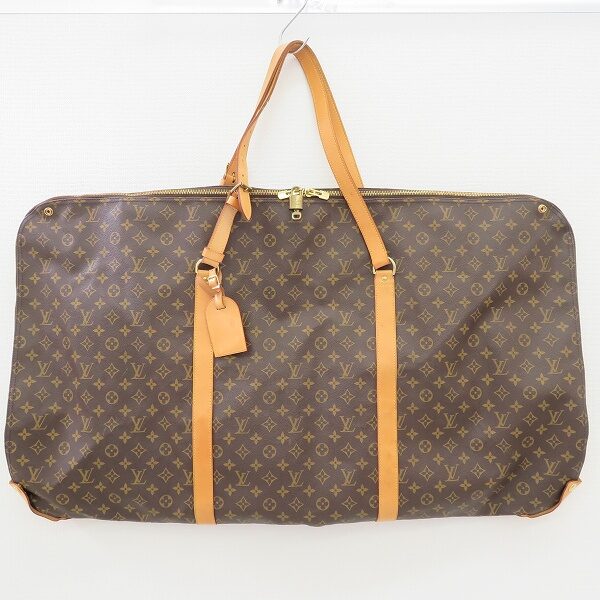 移動もばっちり！ルイヴィトンのガーメントケースを買取しました