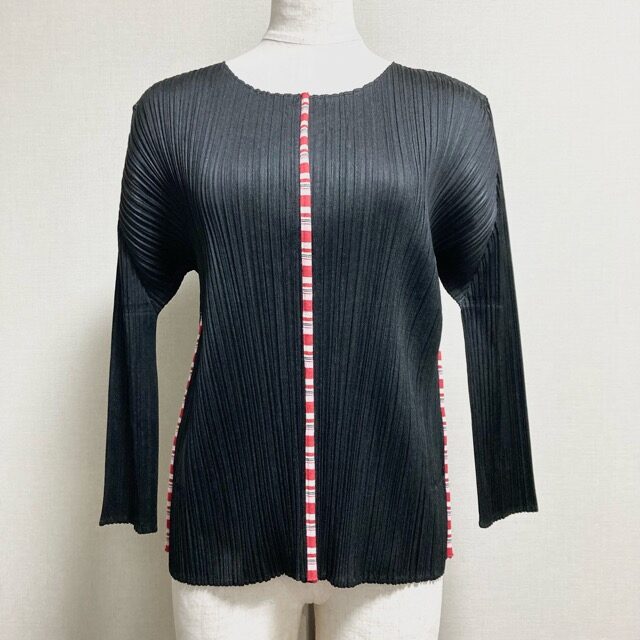 プリーツプリーズのカットソーを出張買取ご利用のお客様より買取しました