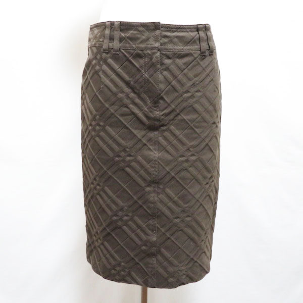 柔らかなチェックおしゃれ バーバリーのスカートを買取しました