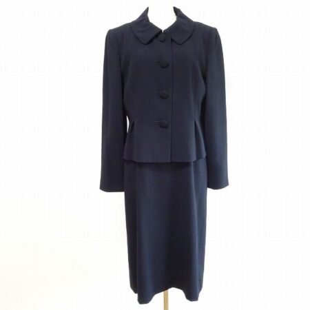 ザフォーマルなデザインでできる女に ユキトリイのワンピーススーツを買取しました