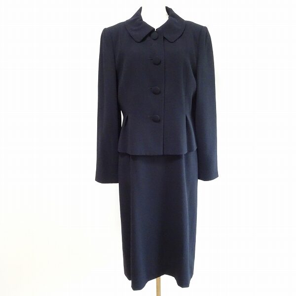 ザフォーマルなデザインでできる女に ユキトリイのワンピーススーツを買取しました