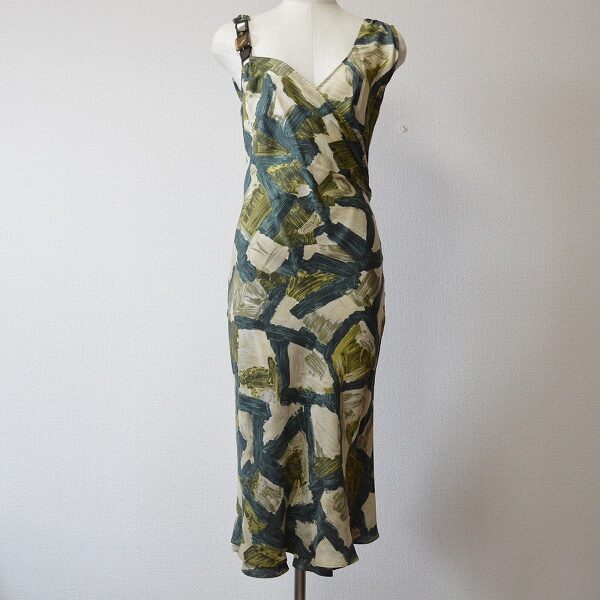 マックスマーラのワンピースを買取しました！マーメイドデザインに息を呑む