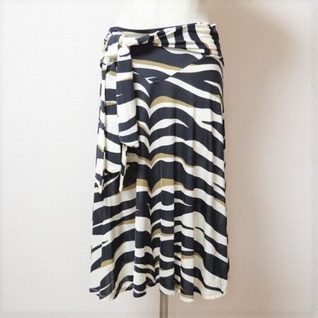 おしゃれさもあるゼブラ柄｜ヴァレンティノのスカートを買取しました