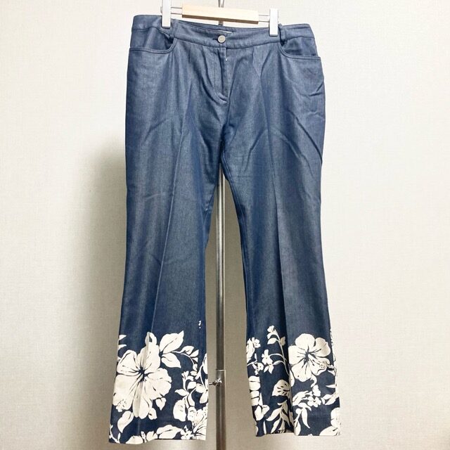 ハイビスカス柄が珍しい セリーヌのパンツを買取しました