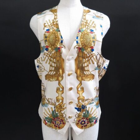 明るさも感じられる エルメスのベストを買取しました