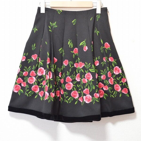 お花が美しくエレガント エムズグレイシーのスカートを買取しました