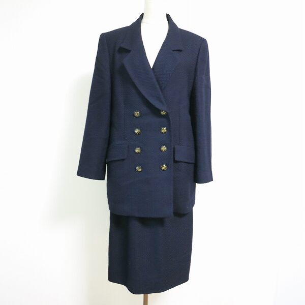 レトロな雰囲気に惹かれる レリアンのスカートスーツを買取しました