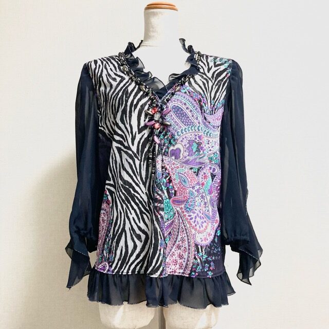 豪華でエンターテイメント性抜群の柄|伊太利屋のカットソーを買取しました