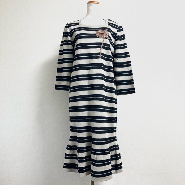 ベージュ×黒の優しいボーダー|斉藤都世子のワンピースを買取しました