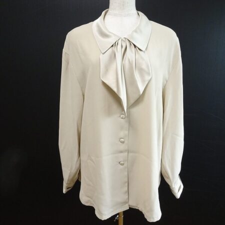 首元がより美しく仕上がる レリアンのカットソーを買取しました