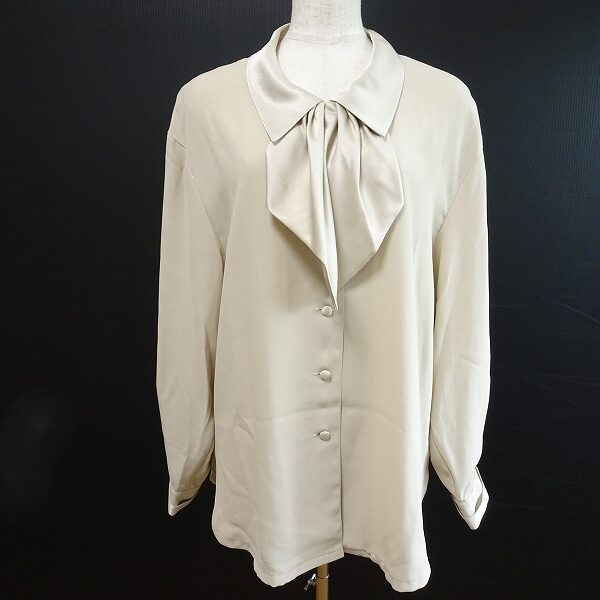 首元がより美しく仕上がる レリアンのカットソーを買取しました