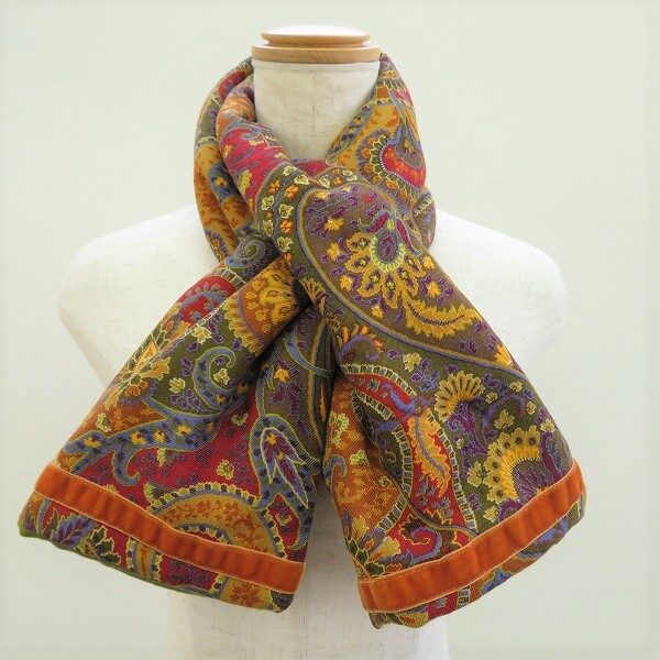 カーキが効いた エトロのストールを買取しました