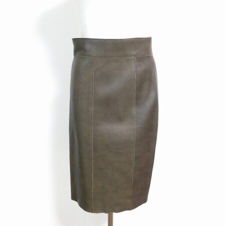 アクリスのスカートを出張買取ご利用のお客様より買取しました