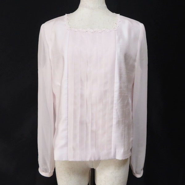 息を呑み込む繊細さ レリアンのブラウスを買取しました