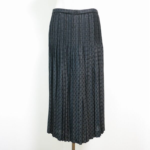 唸るようなシルエット レリアンのスカートを買取しました
