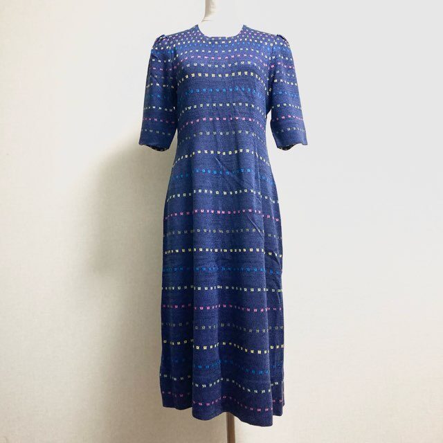 半袖でスッキリ 斉藤都世子のワンピースを買取しました