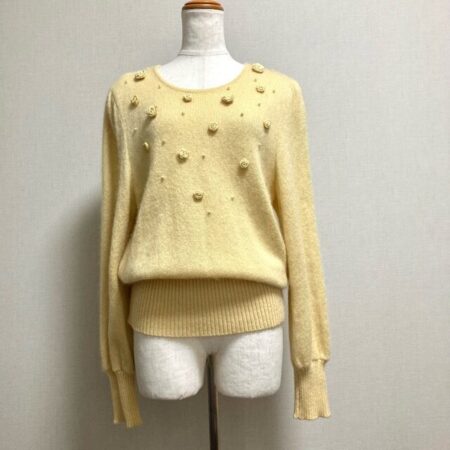 レリアンのニットを買取しました！黄色×バラ×ビーズで綺麗に
